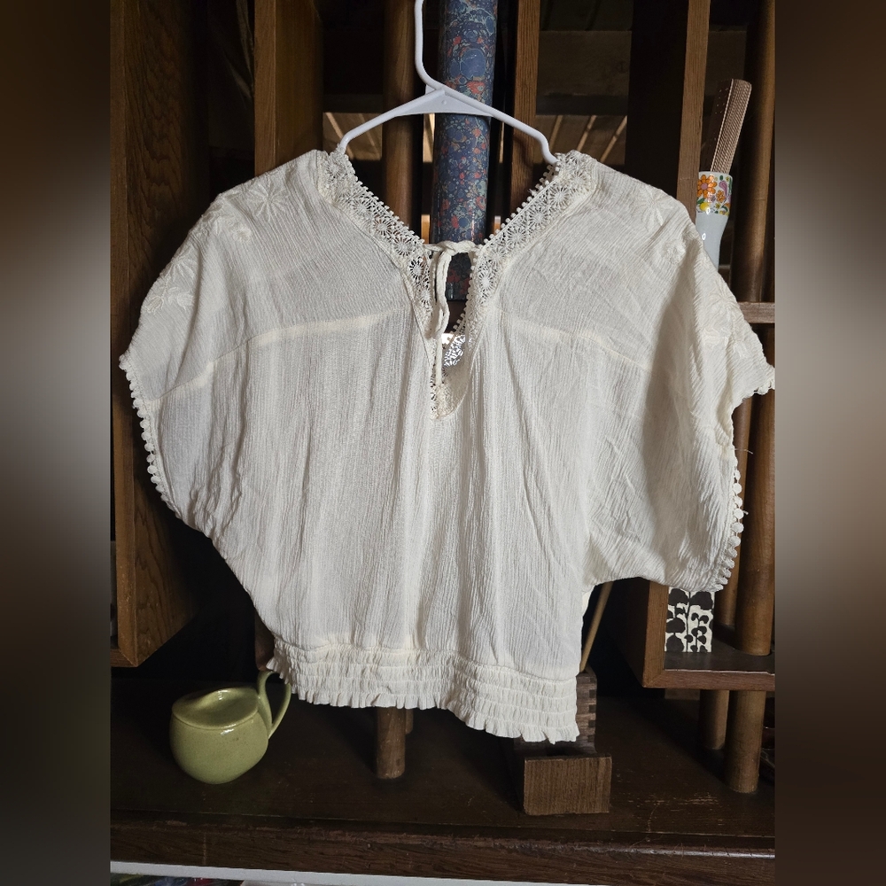 Selfie White Lace Trim Women's Peasant Top Small - Picture 4 of 7
